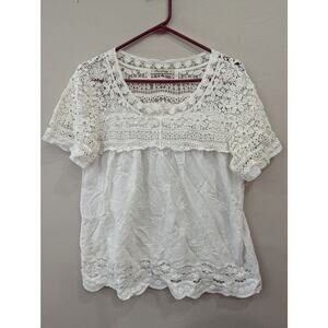 Pretty short sleeve white lacey top w/ eyelet & embroidery detail, Trendology L